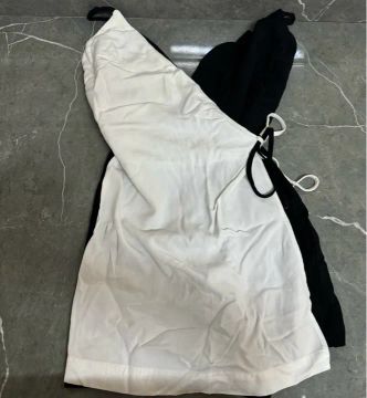Macaquinho Preto e Branco Dress To