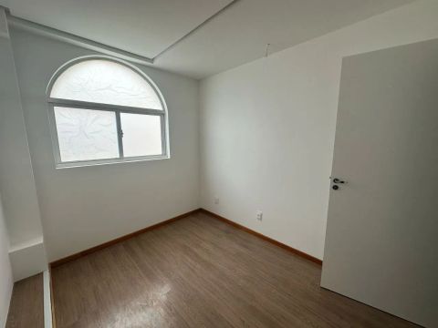 Loja Comercial com 2 pavimentos, 78m² e 1 vaga de garagem - Locação no bairro Estreito.
