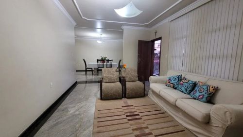CASA 4 QUARTOS, EM LOTE DE 585M²