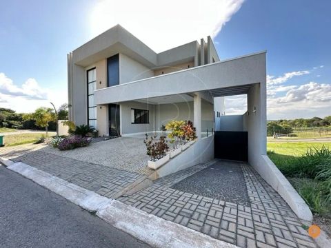 Casa em Condomínio para venda localizada em Caldas Novas, GO.