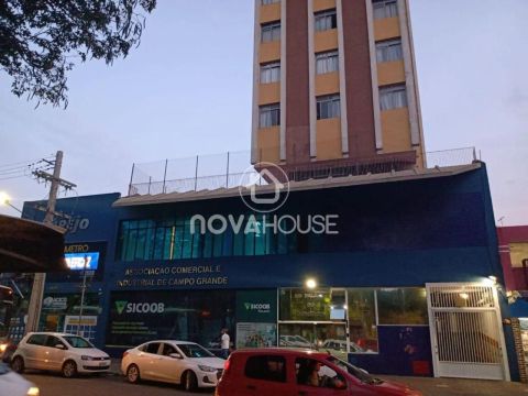 APARTAMENTO CENTRAL COM 4 QUARTOS