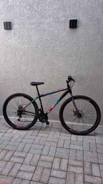 BICICLETA PRATICAMENTE NOVA
