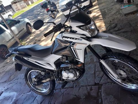 Honda Bros 160 - Impecável