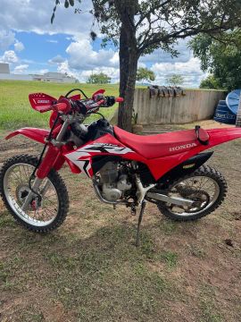 Honda CRF 230f  muito nova
