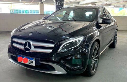 Mercedes GLA 250 2015 com teto. Apenas 89.000 km