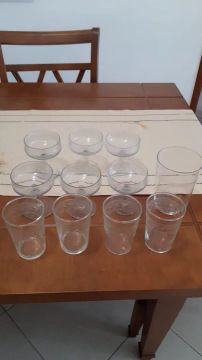 Seis taças, 4 copos e porta gelo de cristal
