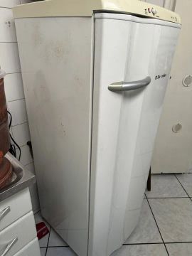 Geladeira eletrolux