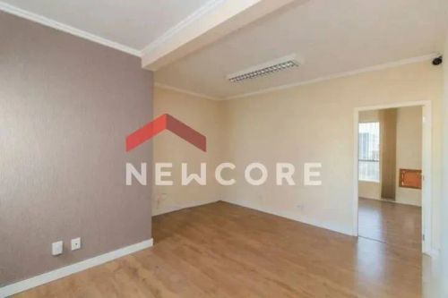 Sala comercial em Avenida Presidente Franklin Roosevelt - Navegantes - Porto Alegre/RS