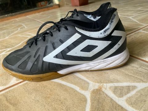 Chuteiras Umbro Futsal - Tamanho 40 41