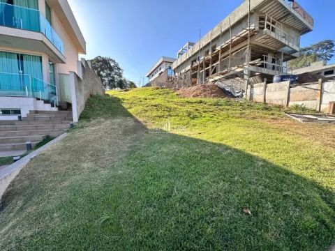 Lote Condomínio Vale Verde, com 400,69 m², quitado e registrado.