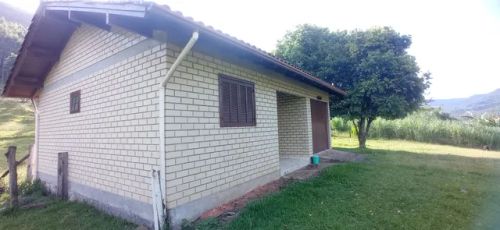Chácara pronta com casa alvenaria, galpão, açudes,roças 