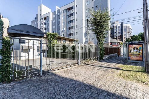 Imóvel Comercial, Localização Premium: Prédio com 270m² em Terreno de 650m² no Exclusivo B
