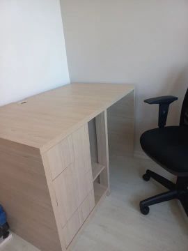 Escrivaninha com 4 Gavetas em MDF