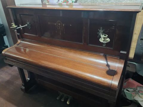 Piano alemão 