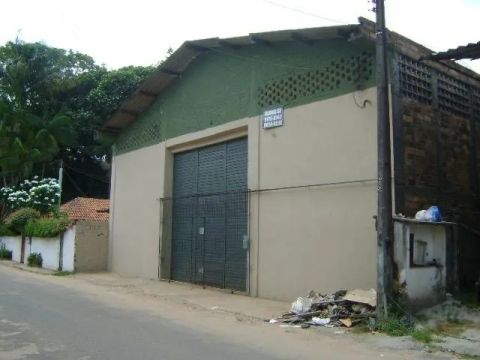 Alugo Galpão na rua Olinto Meira c/ 450m2 as proximidades da BR-316 por 6 mil reais
