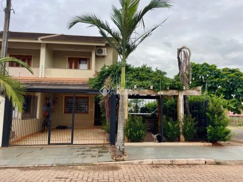 Sobrado à Venda em Moinhos D'Água, Lajeado