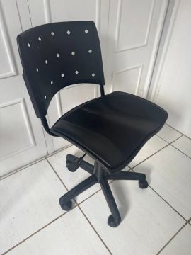 Cadeira Giratória Preta