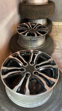 JOGO DE RODAS COM PNEUS PAJERO FULL