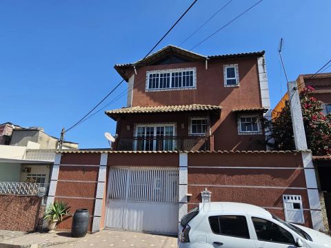 Casa para Venda em Mesquita, Centro, 5 dormitórios, 1 suíte, 4 banheiros, 2 vagas