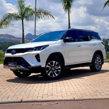 Toyota Hilux Sw4 Diamond 2024 apenas 28.000 KM