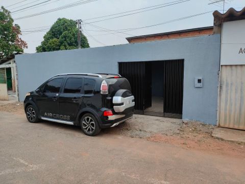 VENDE-SE ESTA CASA