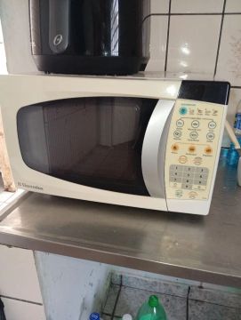 Micro-ondas Electrolux 20 Litros - Semi-novo