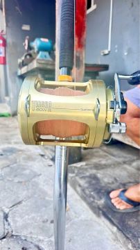Carretilha de Pesca Shimano Tiagra 80W + vara Séries Ocean  