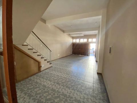 Casa ampla no centro da cidade