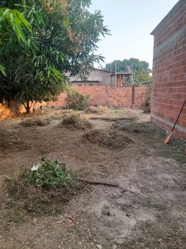 Vende se casa em construção no vila acre ramal do canil .  valor40.0