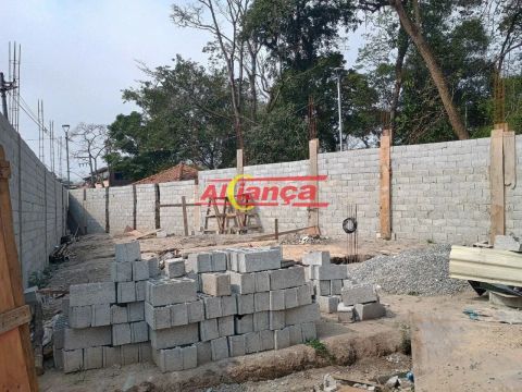 TERRENO COMERCIAL COM ALICERCES PARA CONSTRUIR 4 SALÕES - LAVRAS Ou Construção residencial