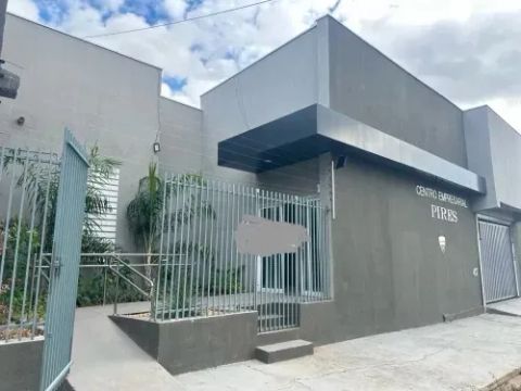 Salas Comercias no Centro Empresarial Pires