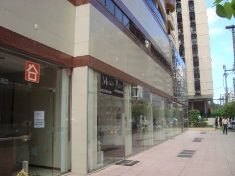 Vendo loja 43 m2 - Praia da Costa! Frente à rua, calçada enorme, galeria c/ outras lojas! 