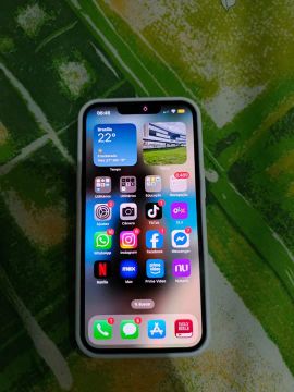 iPhone 13 novinho 