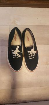 Vários tênis e sapatenis 43 e 44 (oakley, reserva, democrata, Redley, All Star) 