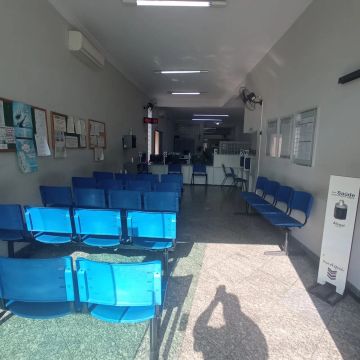 Ponto / Prédio Comercial para locação com 437 m² com 5 salas em Centro - Jacareí - SP