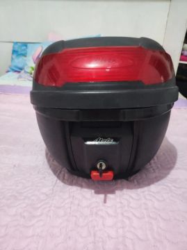 Bagageiro melo 3,5 ótima opção para fazer compras e armazenar em motos 170reais