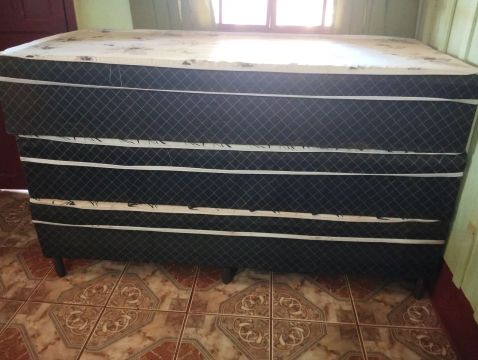 Cama Box de solteiro sem nova 