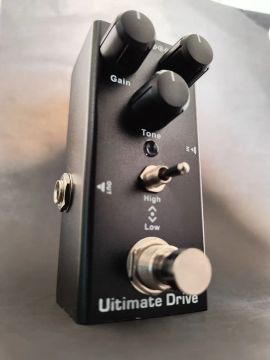 Pedal de Overdrive Ultimate Drive + Fonte 5 vias