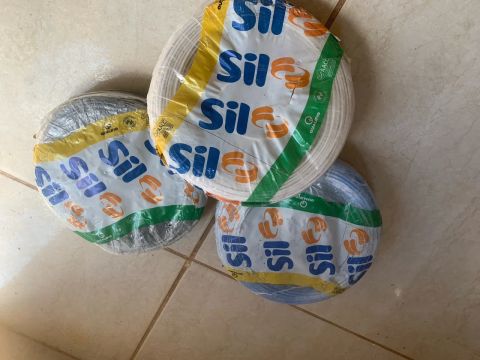 Vendo 3 rolo de fio 
