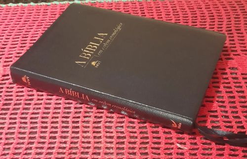 Bíblia em ordem cronológica - Capa luxo 