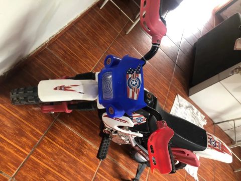 Moto elétrica infantil