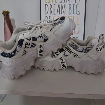 Tenis