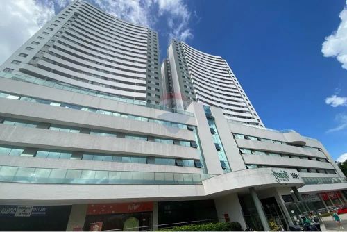 Apartamento 2/4 com suíte em localização privilegiada no Imbuí
