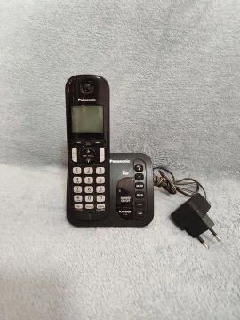 Telefone sem fio Panasonic, com secretária eletrônica.