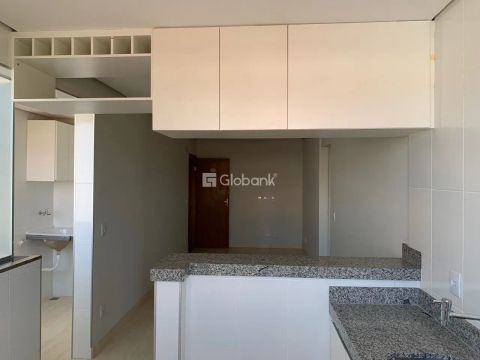 Apartamento à venda no bairro Raul Lourenço