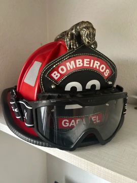 Capacete de Bombeiro modelo americano com Óculos