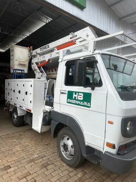Caminhão cesto aéreo VW 5140 