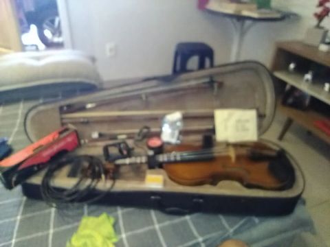 Violino Dominante 9650 4/4 completo.