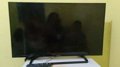 TV Panasonic - Tela grande - Ótimo estado
