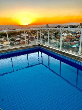 Apartamento de 1 suite + 2 dormitórios completament mobiliado, eletros e 3 ar condicoonado